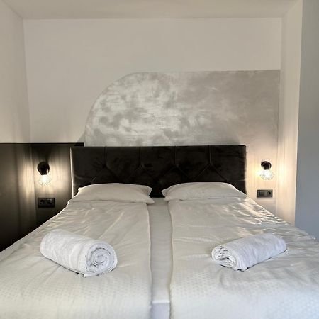 L&L Rooms Μαριμπόρ Εξωτερικό φωτογραφία
