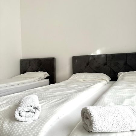 L&L Rooms Μαριμπόρ Εξωτερικό φωτογραφία