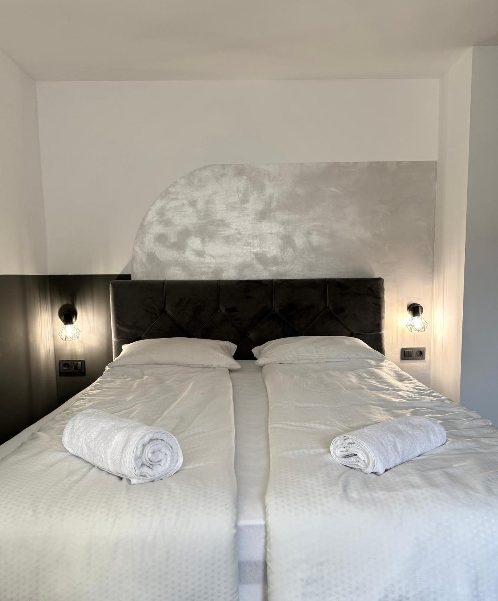 L&L Rooms Μαριμπόρ Εξωτερικό φωτογραφία