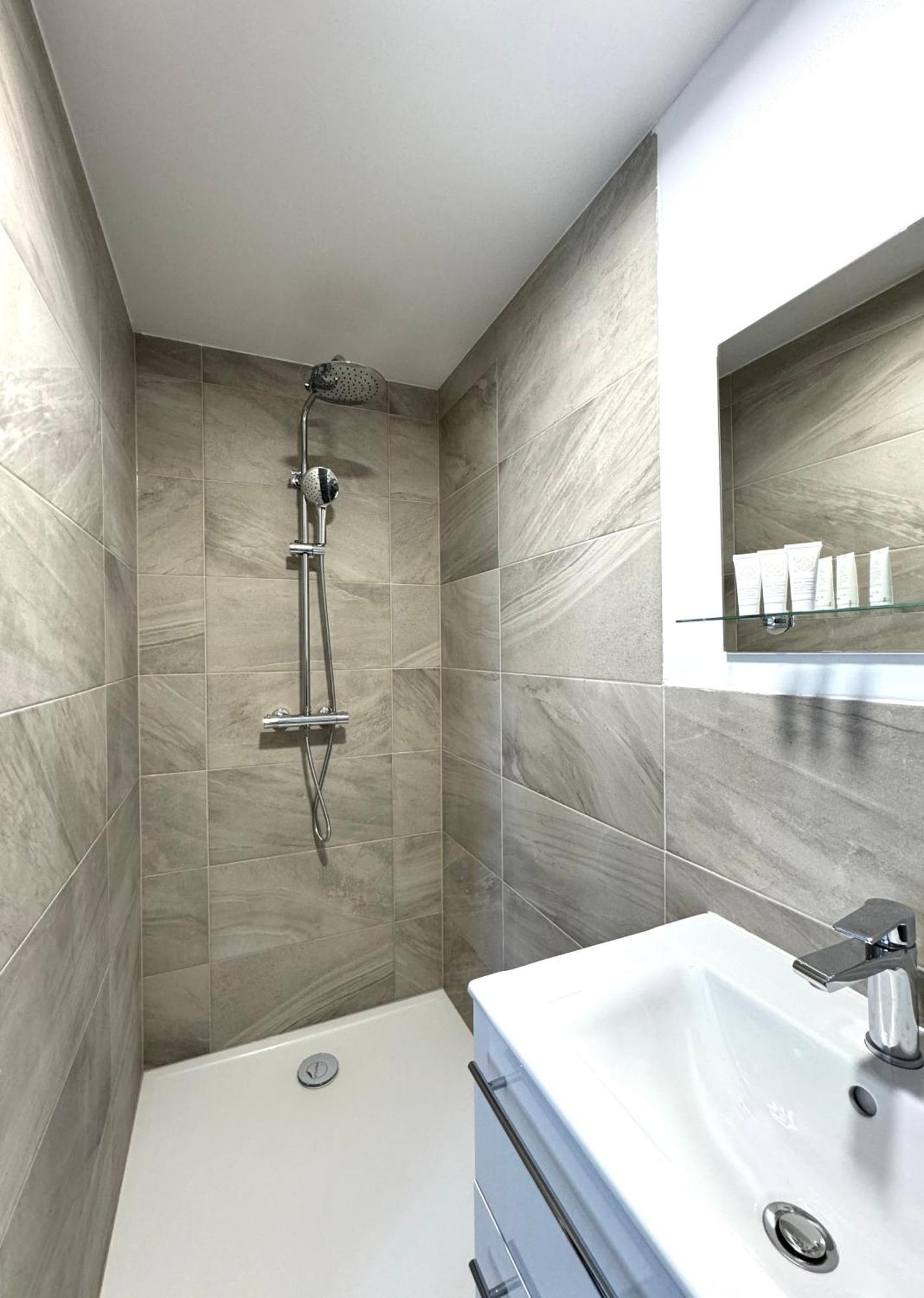L&L Rooms Μαριμπόρ Εξωτερικό φωτογραφία