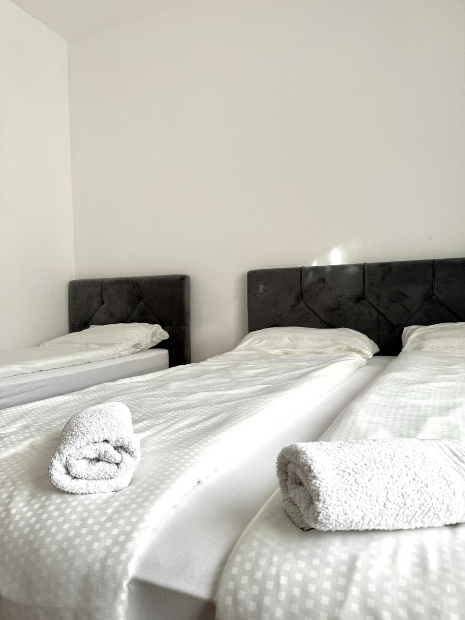 L&L Rooms Μαριμπόρ Εξωτερικό φωτογραφία