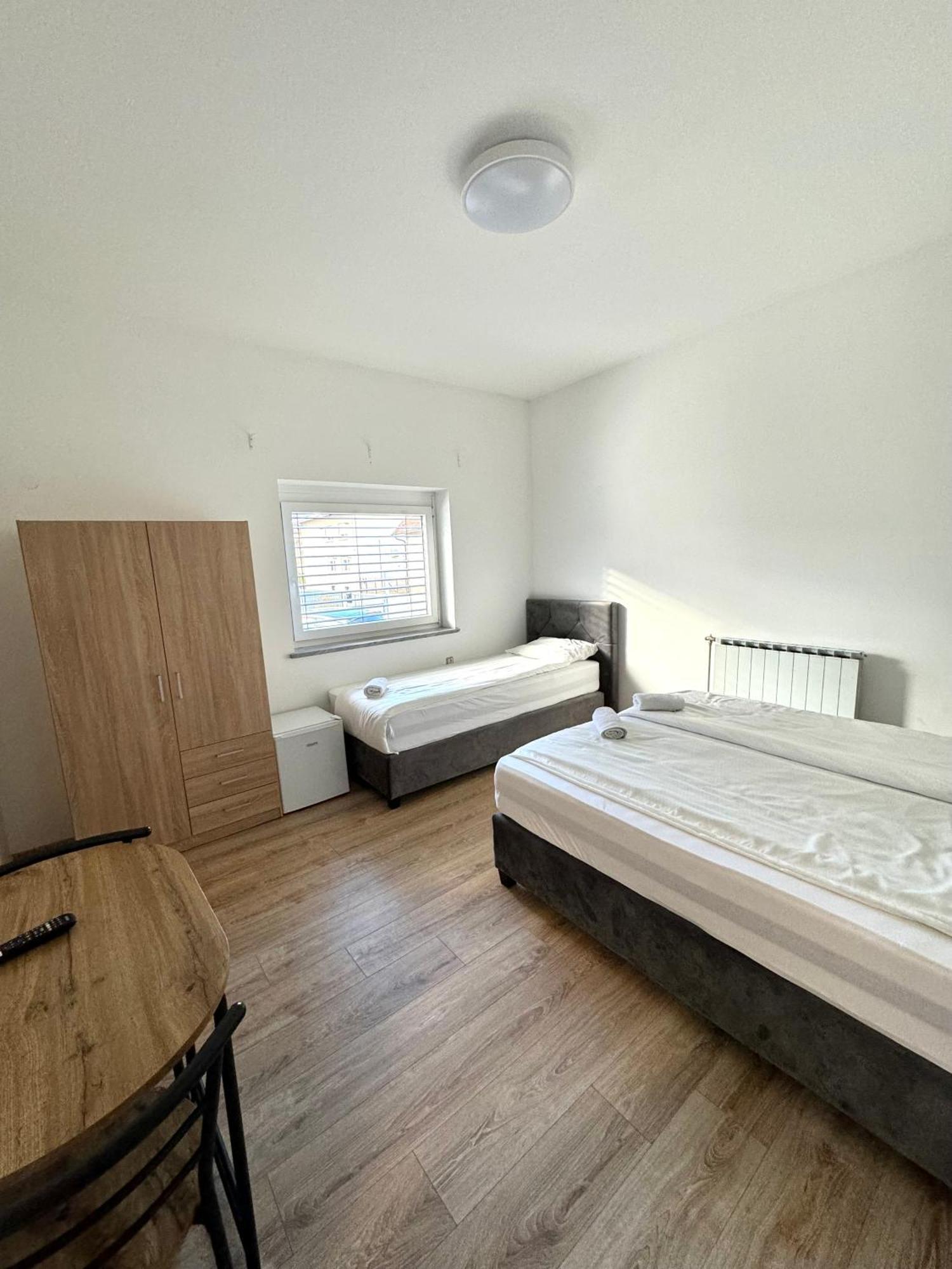 L&L Rooms Μαριμπόρ Εξωτερικό φωτογραφία