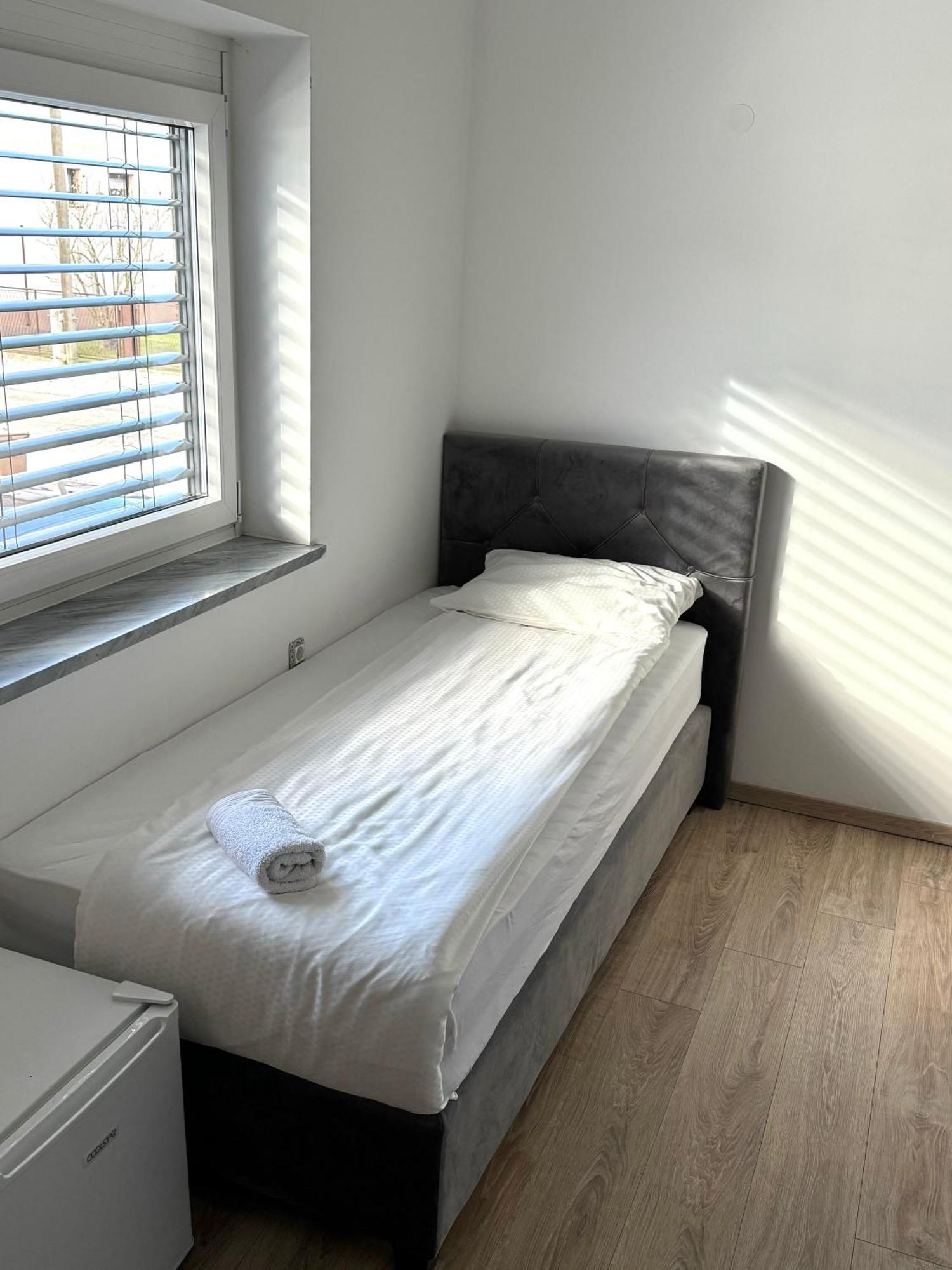 L&L Rooms Μαριμπόρ Εξωτερικό φωτογραφία